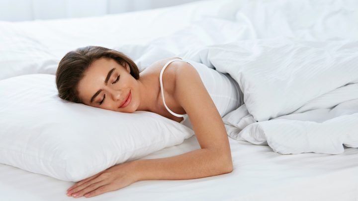 deze Schandalig efficiëntie Heb ik eigenlijk wel een hoofdkussen nodig? | Slapen zonder kussen?